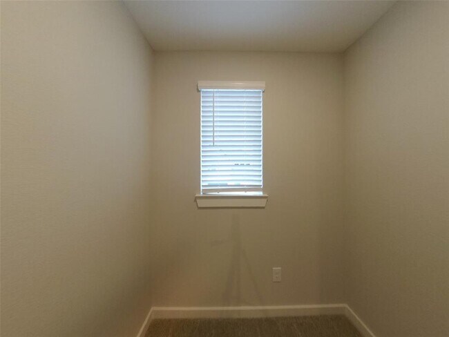 Building Photo - 4920 San Fabiano Ct