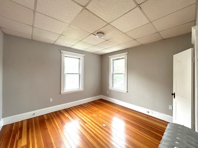 Building Photo - 93 Goddard St