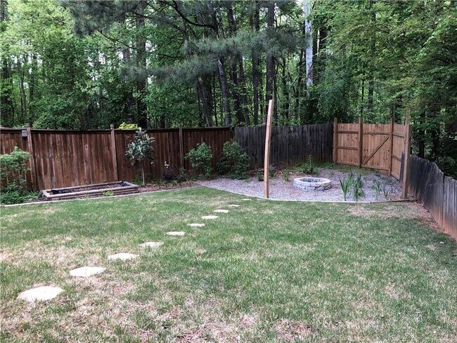 Building Photo - 370 Manor Glen Dr