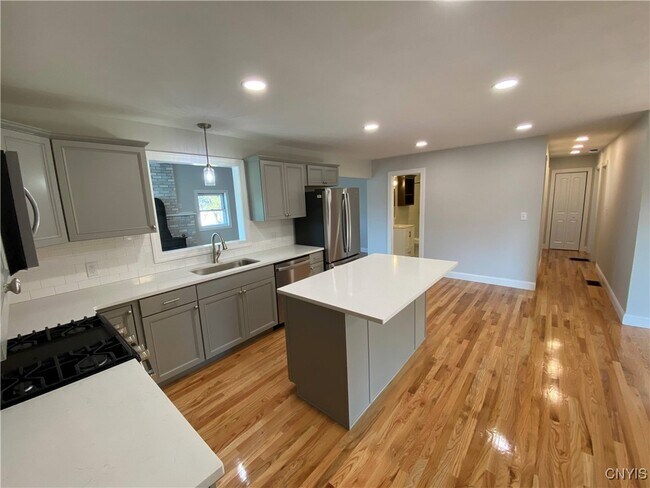 Building Photo - 3299 Mohawk St