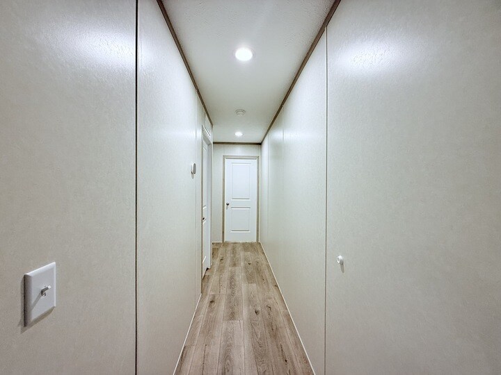 Building Photo - 29752 Jamestown Dr