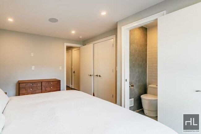 Building Photo - CLIFTON PLACE