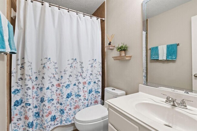 Building Photo - 25915 Hopson Meadows Dr