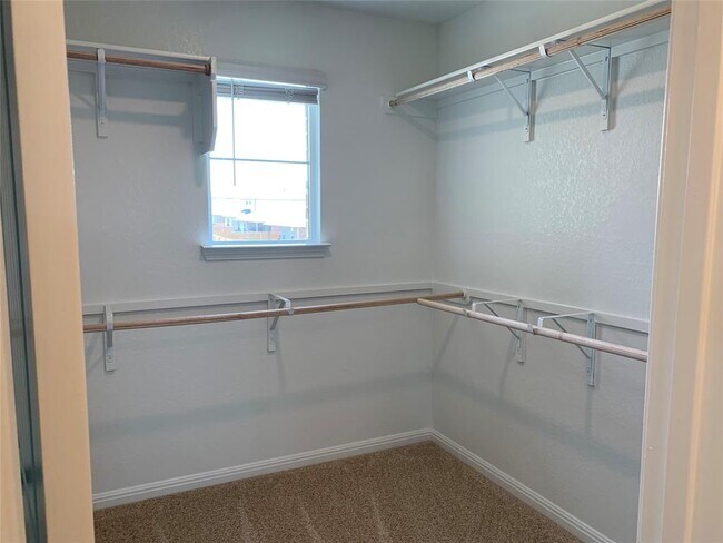 Building Photo - 317 Brody Ln