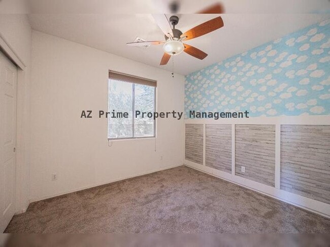 Building Photo - 2419 W Darrow St