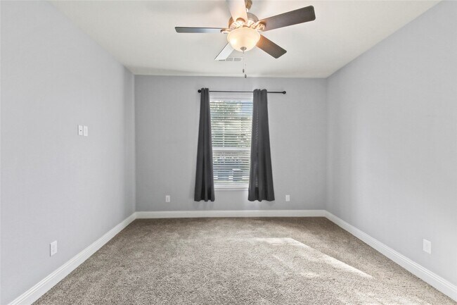 Building Photo - 4424 Overbrook Dr