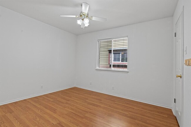 Building Photo - 2100 Desco Dr