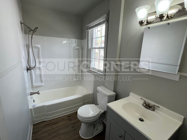 Building Photo - 517 Willow St