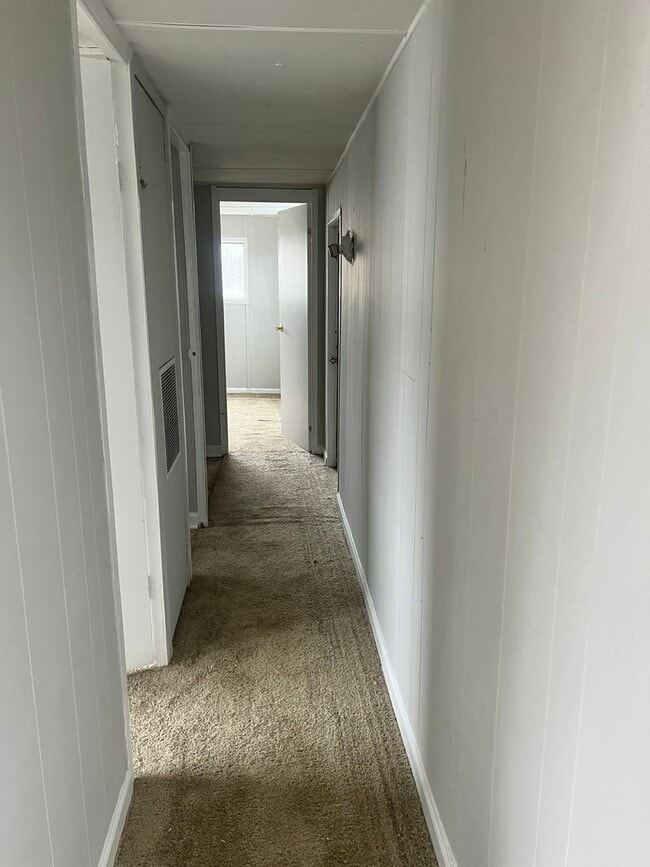 Building Photo - Two Bedroom One Bath Mobile Home