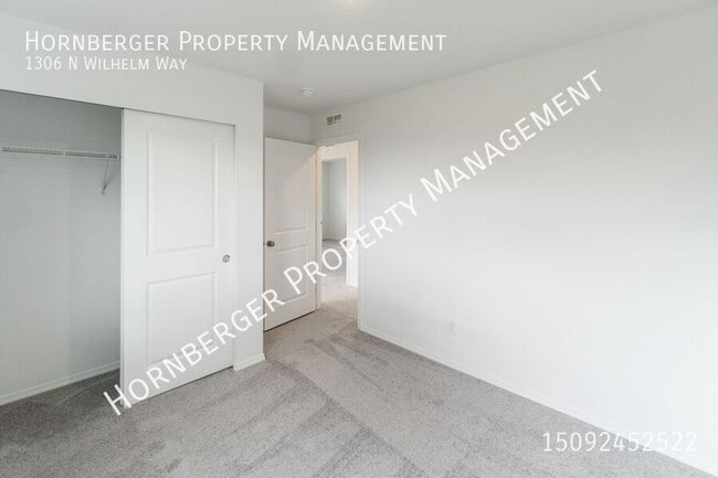 Building Photo - 1306 N Wilhelm Wy
