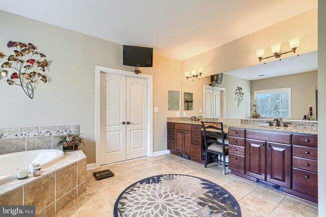 Building Photo - 1319 Martin Meadows Dr