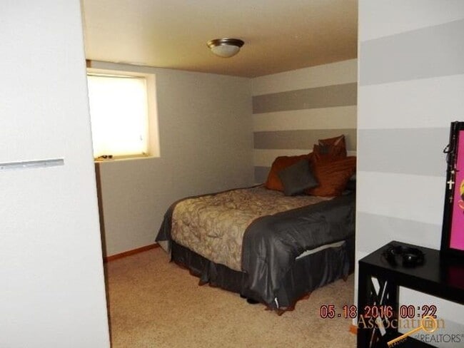 Building Photo - SPACIOUS | 3 BEDROOM | TOWNHOME | LOCATED IN AUBURN HILLS