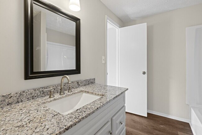 Building Photo - 916 Pentwood Ct