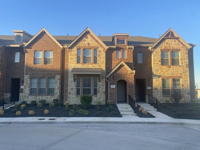 Building Photo - 2021 Crooked Bow Dr