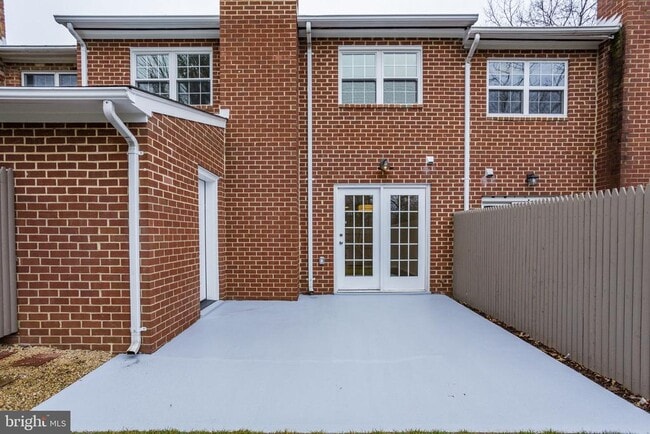 Building Photo - 2313 McGregor Ct