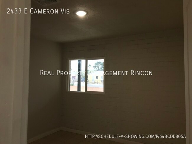 Building Photo - 2433 E Cameron Vista