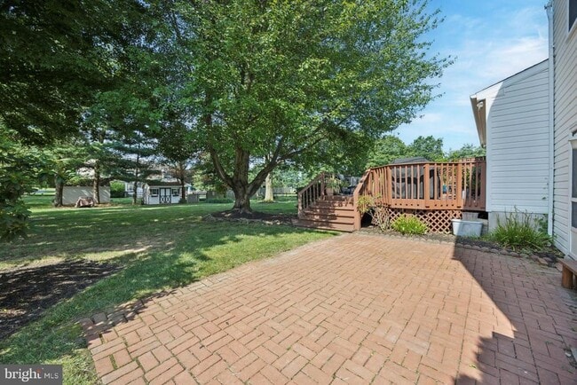 Building Photo - 379 Glen Meadow Rd