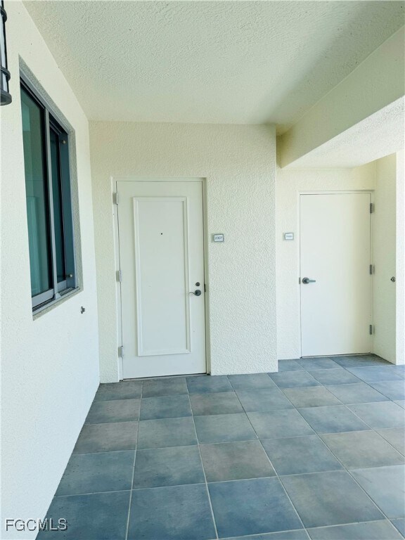 Building Photo - 3000 Oasis Grand Blvd