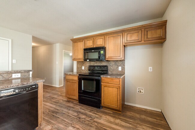 Building Photo - 9917 George Washington Dr