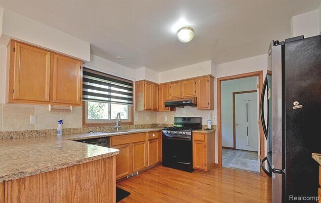 Building Photo - 2358 Saffron Ct