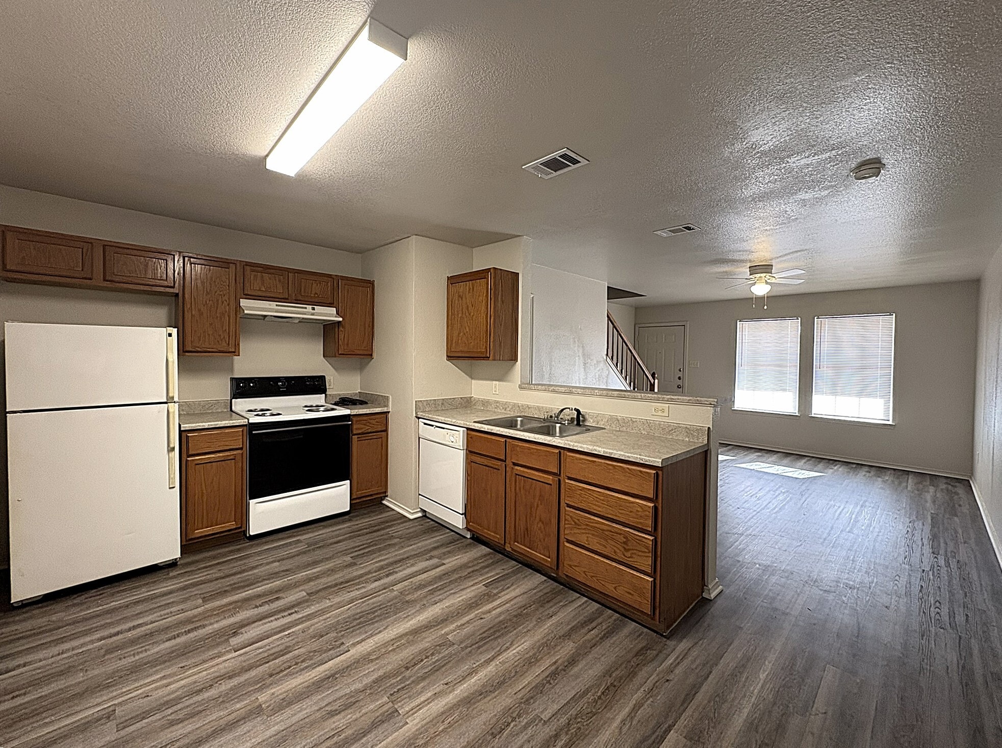 Building Photo - 1611 Inca Dr