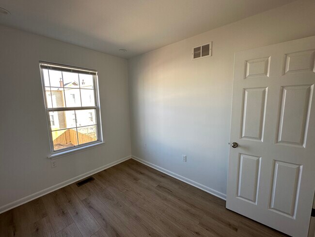 Building Photo - 6655 Musgrave St