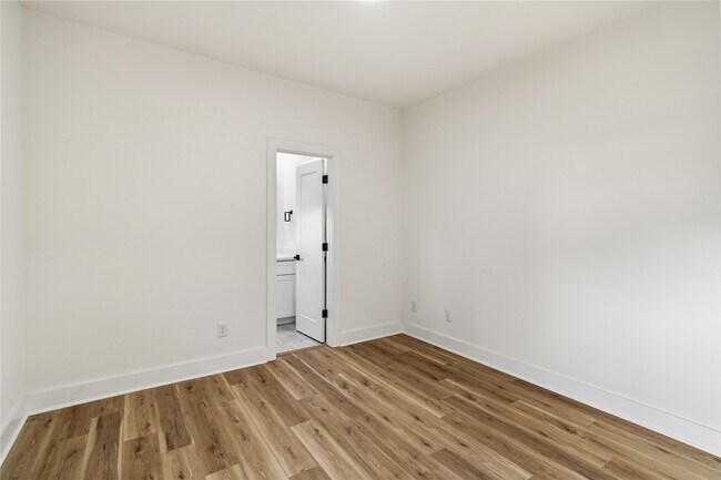 Building Photo - 4661 Phlox St