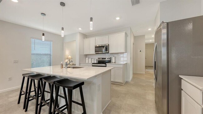 Building Photo - 6476 Silverstar Dr