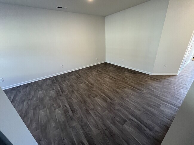 Building Photo - 228 Canopy Dr