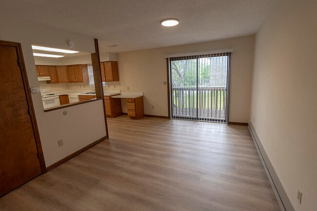 Building Photo - 1003 Canterbury Dr