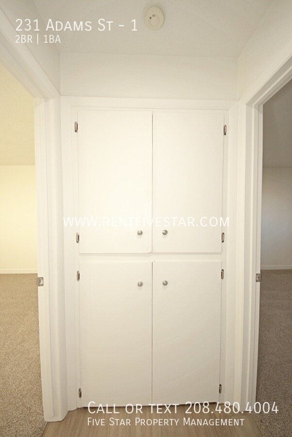 Building Photo - 231 Adams St