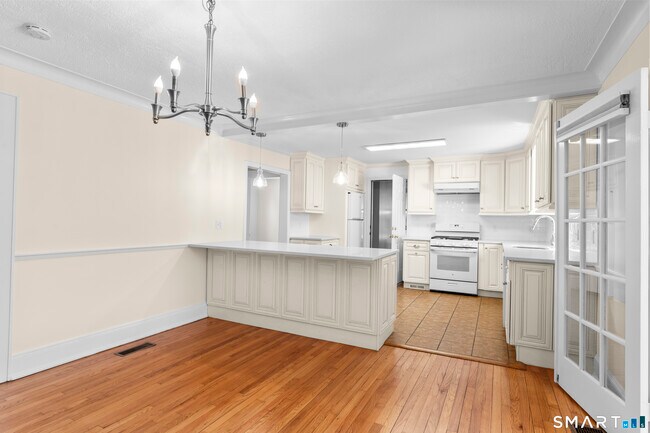 Building Photo - 41 Grasso Terrace