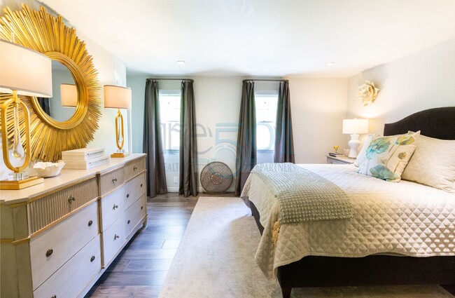 Building Photo - Elegant, updated Pleasant Valley townhome in the heart of WLR