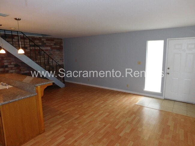 Building Photo - Spacious 2bd/1ba Foothill Farms Area Condo