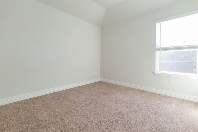 Building Photo - 40634 Guillemont Ln