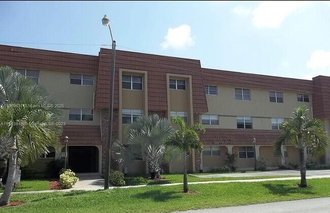 Building Photo - 1300 Moffett St