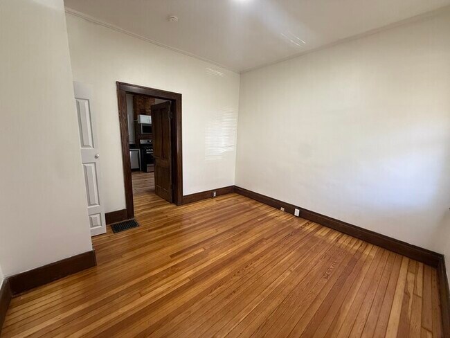 Building Photo - 187-189 E Whittier St