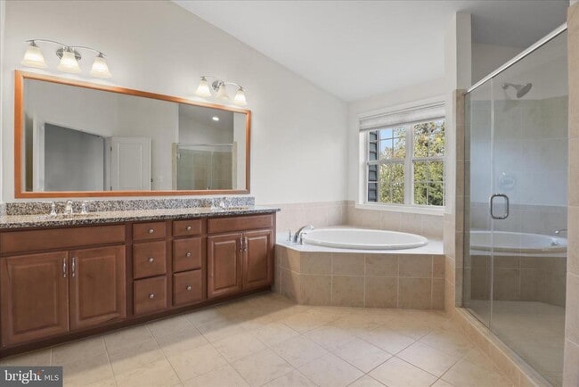 Building Photo - 42824 Edgegrove Heights Terrace