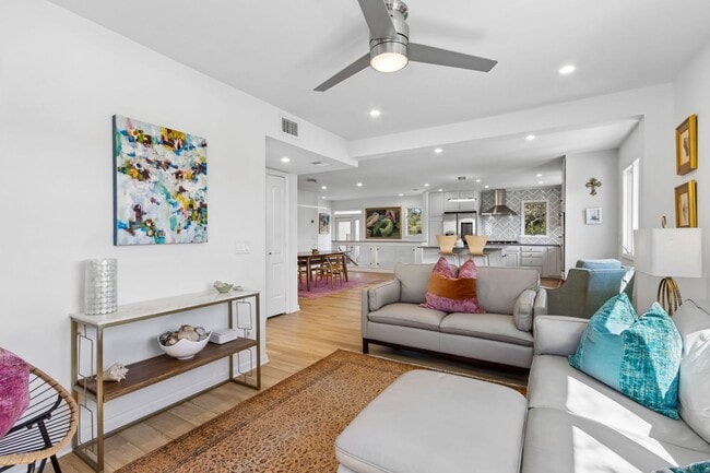 Building Photo - Steps to the Ocean! 3/3, 2198sq', Ocean View, Furnished