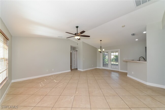 Building Photo - 2750 Trilby Ave