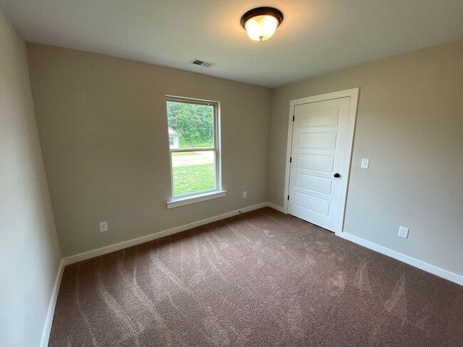 Building Photo - Terrific Home for Rent in Talladega, AL!!!...