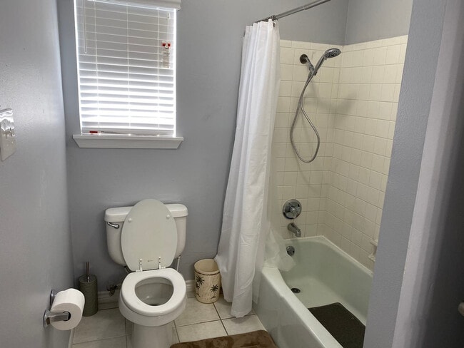 Building Photo - 5013 Wingfoot Ln