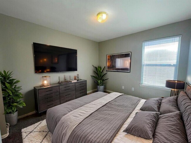 Building Photo - 2305 Bakers Way