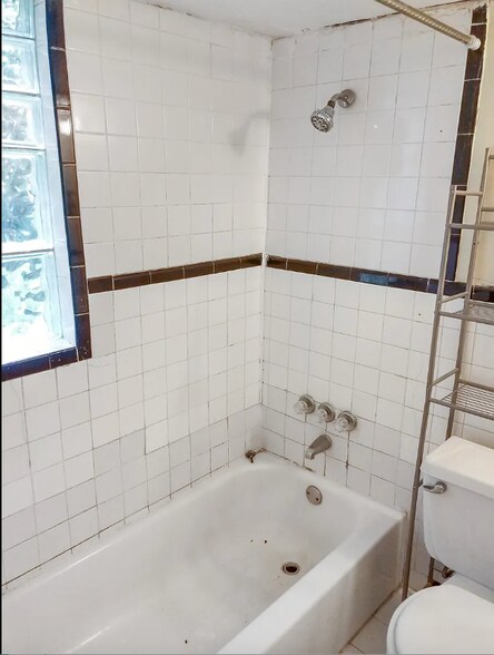 Building Photo - 451 Durand Dr NE