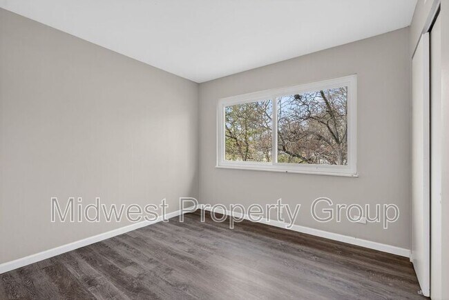 Building Photo - 1165 Derhake Rd