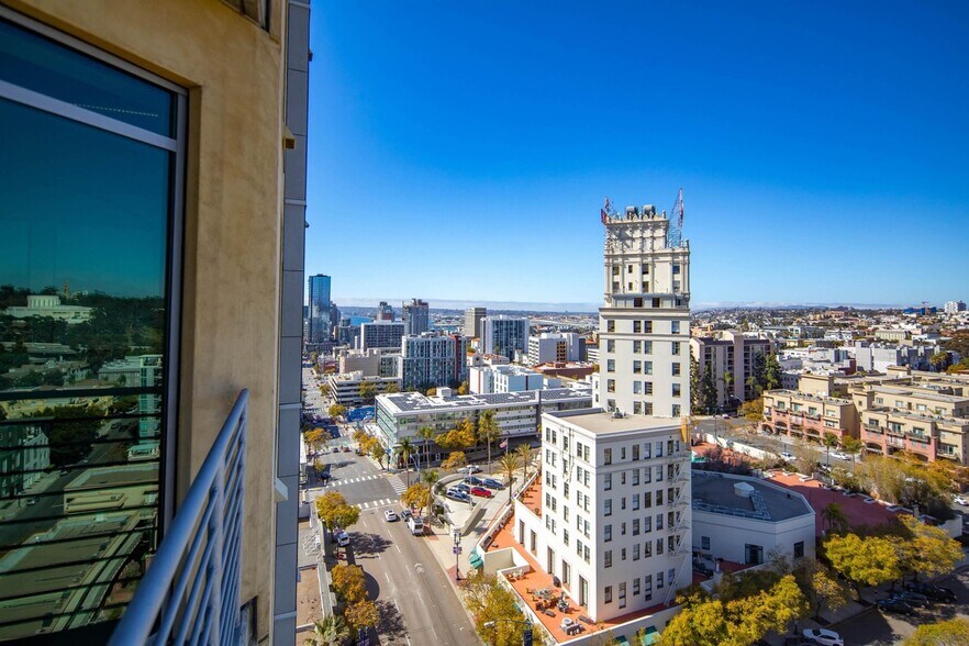 Building Photo - 801 Ash St