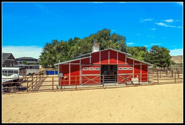 Building Photo - 3 Acre Horse Ranch & Home Rental SE Boise ...