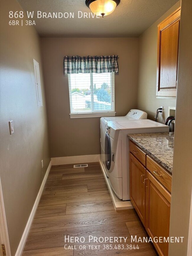 Building Photo - 868 Brandon Dr