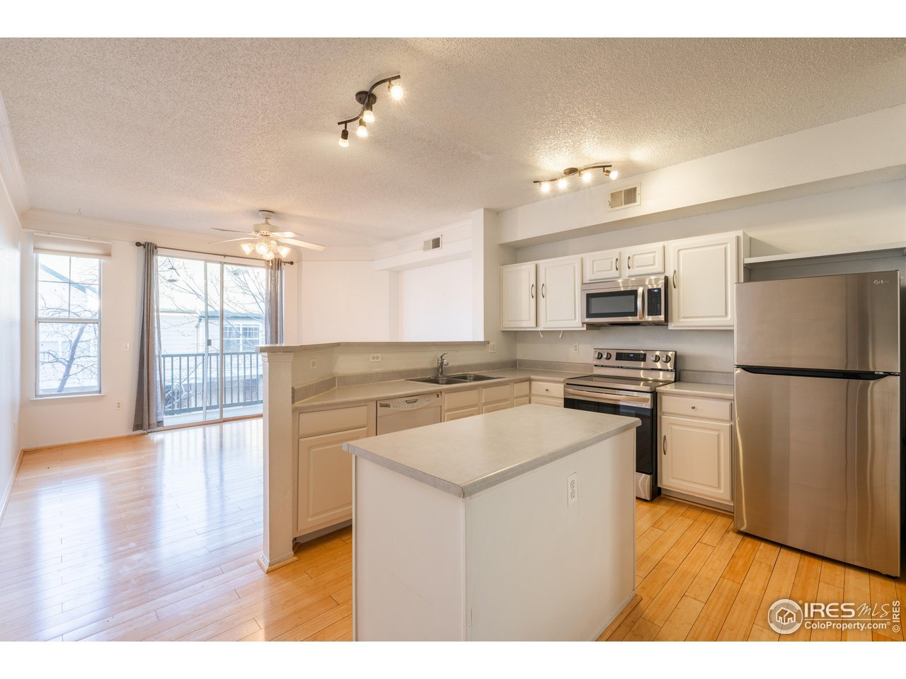 Building Photo - 1855 Spaulding Cir