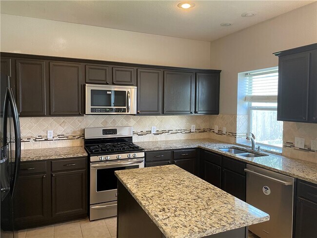 Building Photo - 3610 Eagles Nest St